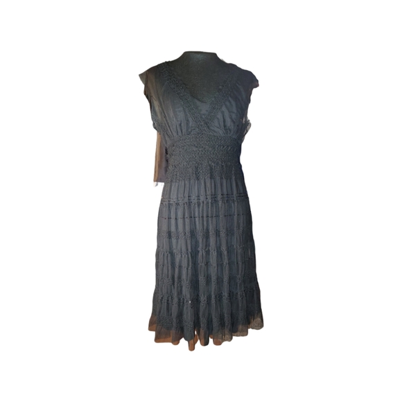 Beautiful BLACK Lace Dress.  Tired Skirt - Picture 3 of 12